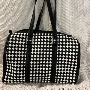 Great roomy handbag.